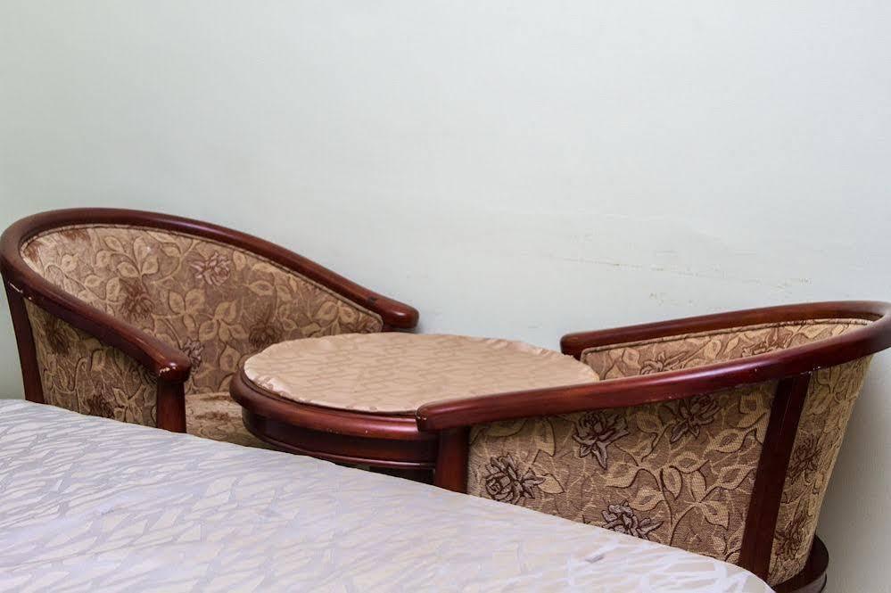 Alma House Hotel Accra Buitenkant foto