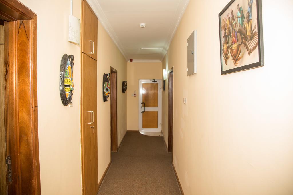 Alma House Hotel Accra Buitenkant foto