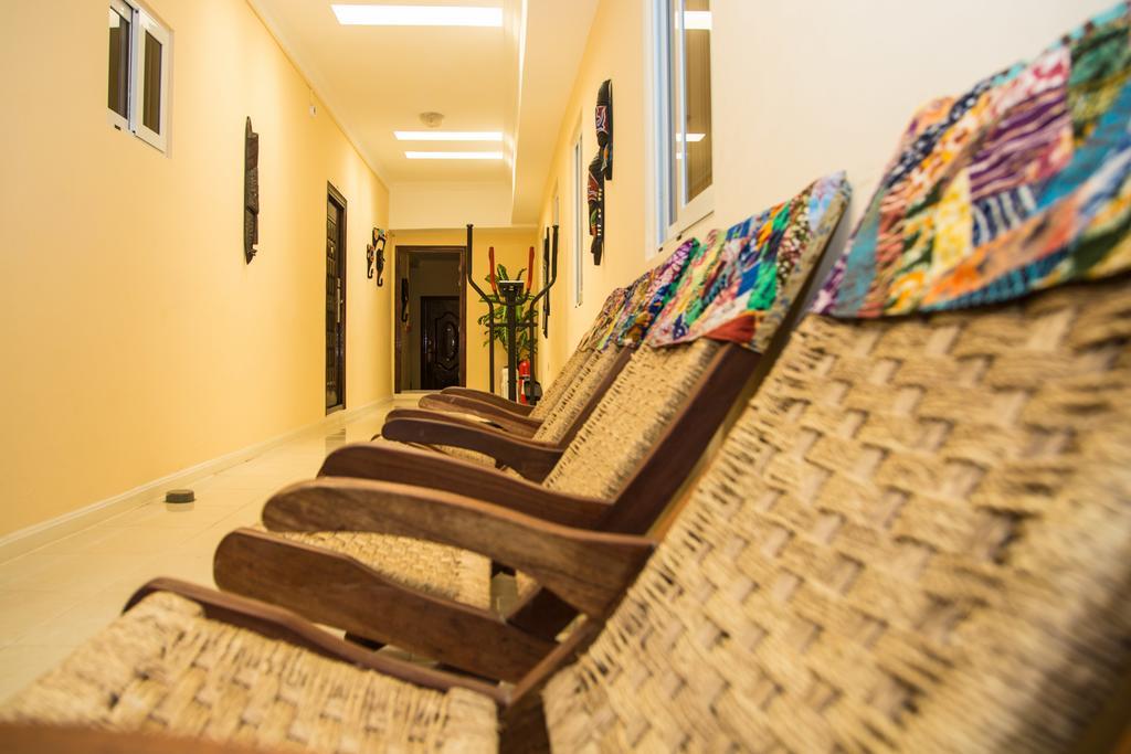 Alma House Hotel Accra Buitenkant foto