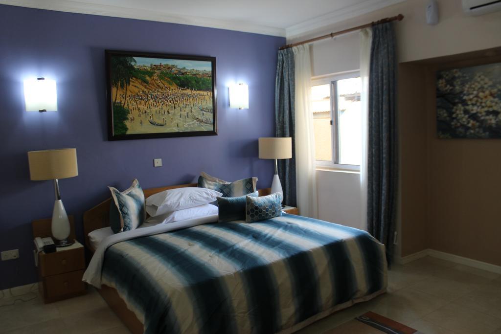 Alma House Hotel Accra Buitenkant foto