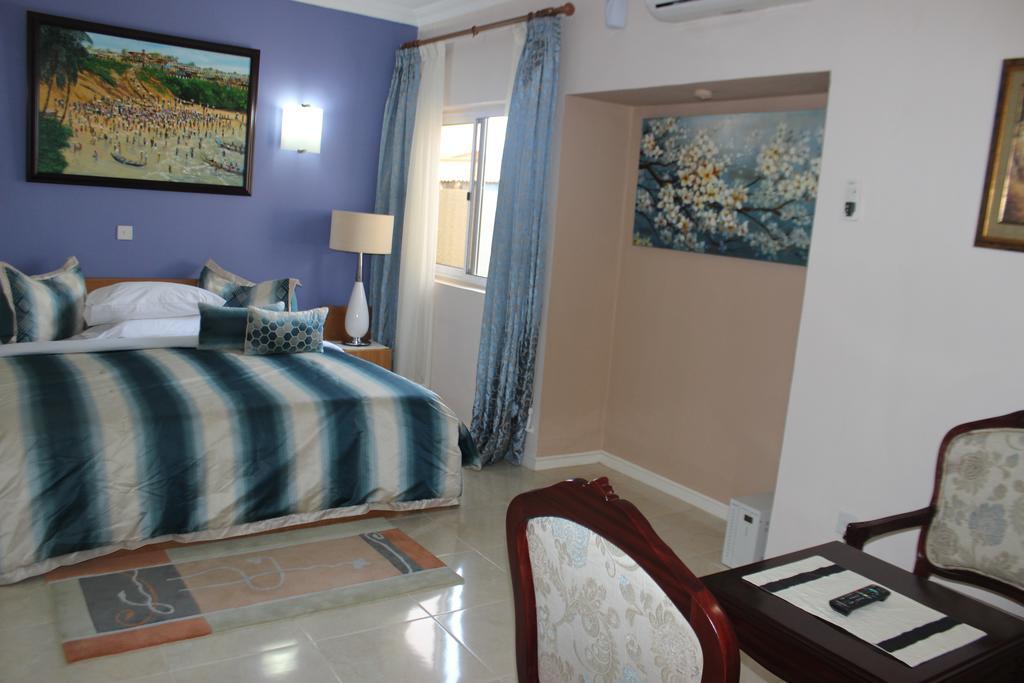 Alma House Hotel Accra Buitenkant foto