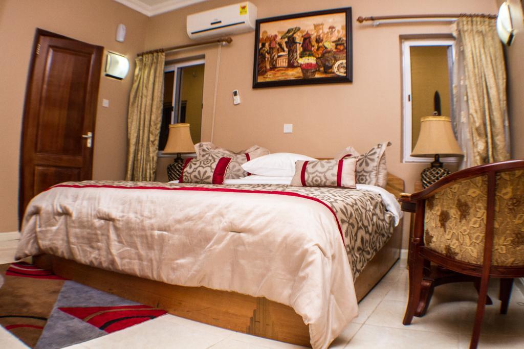 Alma House Hotel Accra Buitenkant foto
