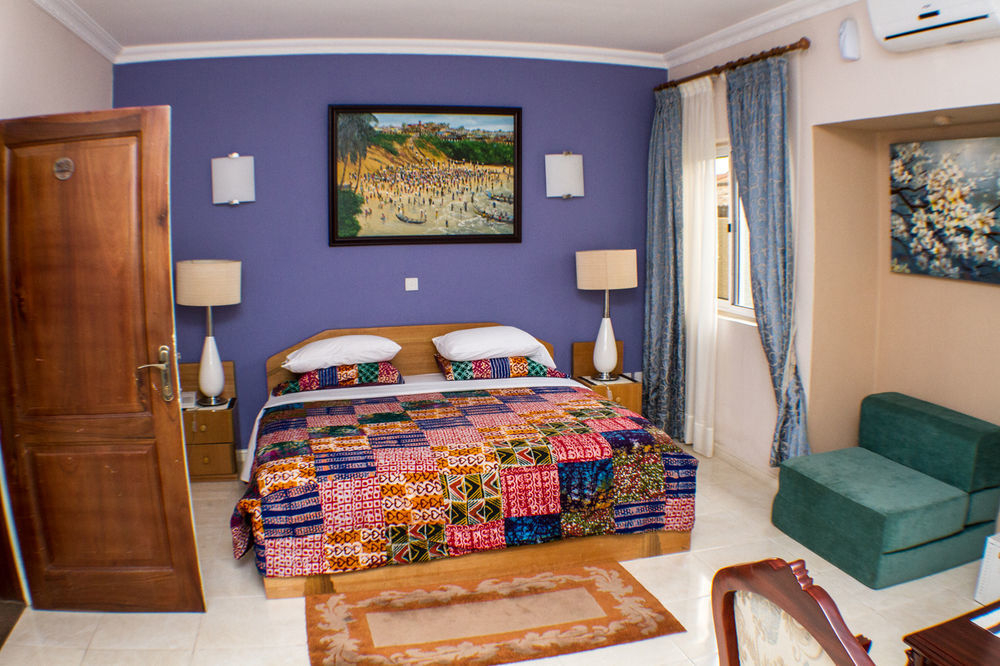 Alma House Hotel Accra Buitenkant foto