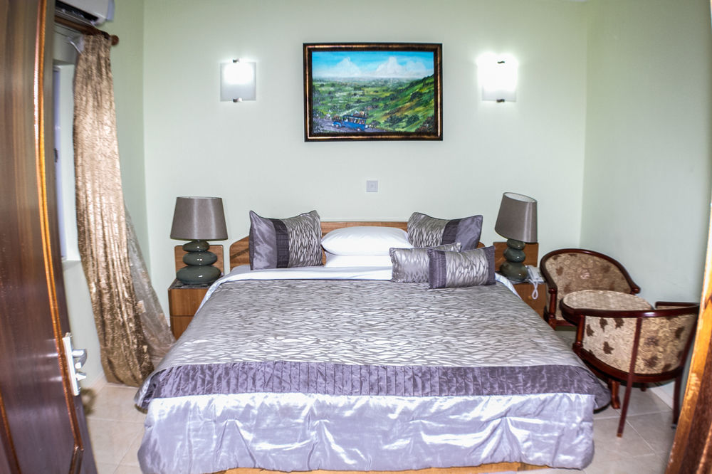 Alma House Hotel Accra Buitenkant foto