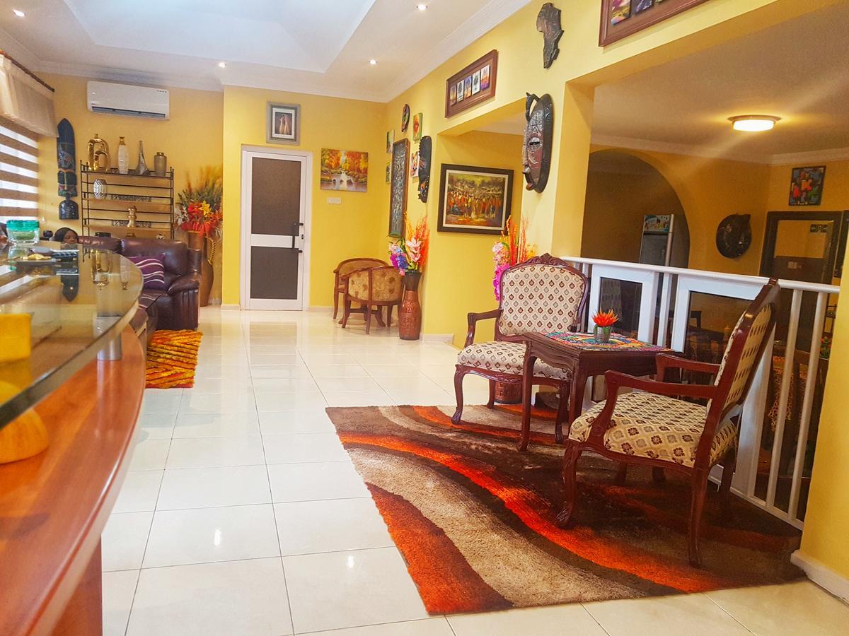 Alma House Hotel Accra Buitenkant foto