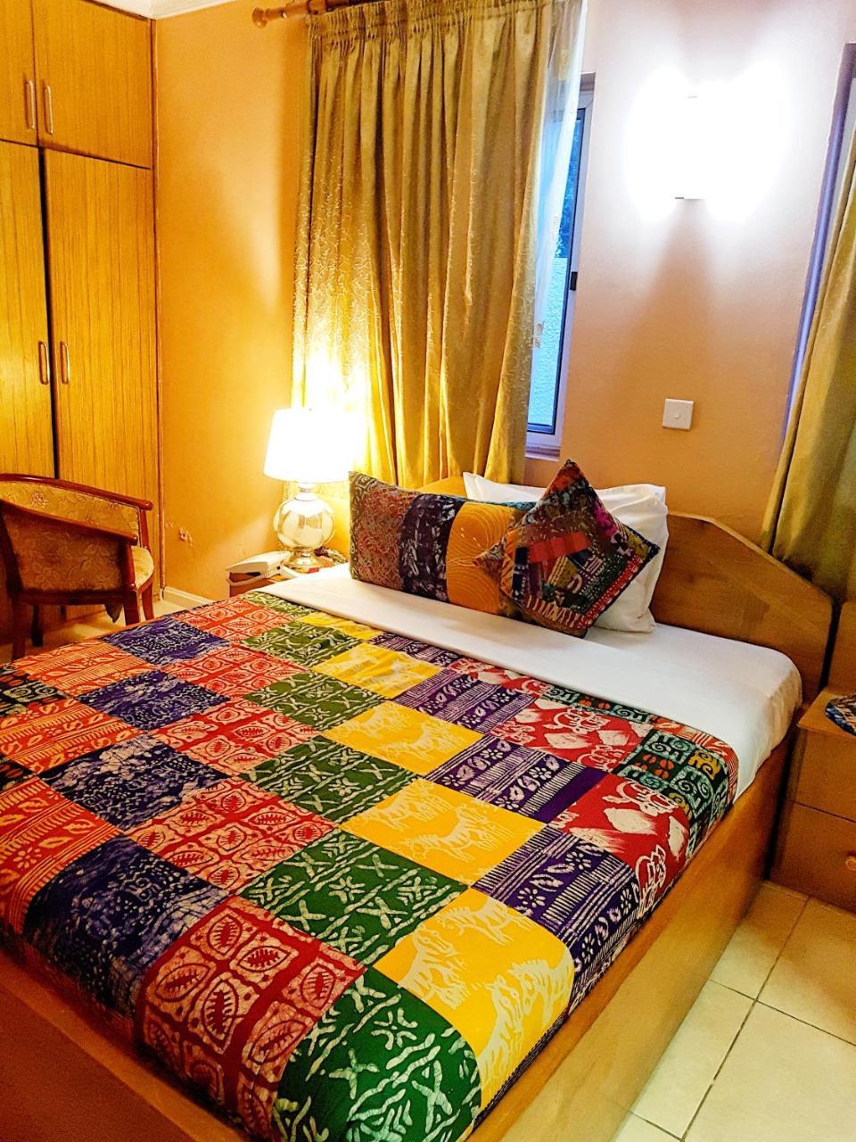 Alma House Hotel Accra Buitenkant foto