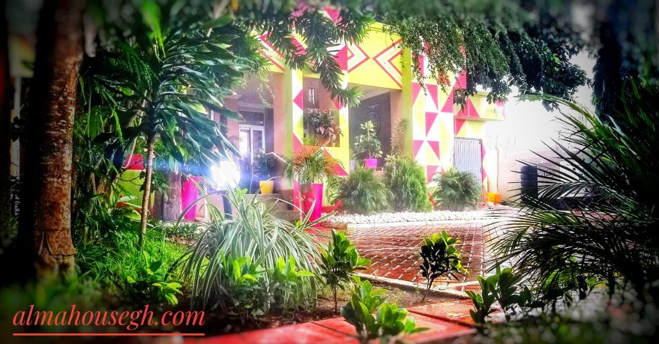 Alma House Hotel Accra Buitenkant foto